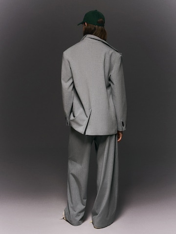 Bershka Wide leg Pleat-front trousers in Grey