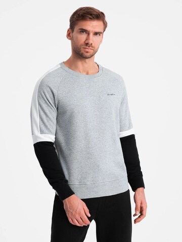 Ombre Sweatshirt 'OM-SSNZ-22FW-003' in Grijs: voorkant