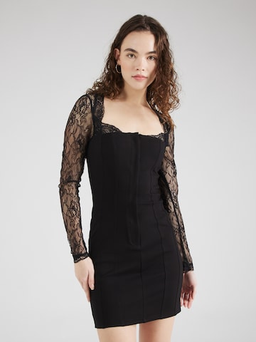 Karen Millen Φόρεμα σε μαύρο: μπροστά