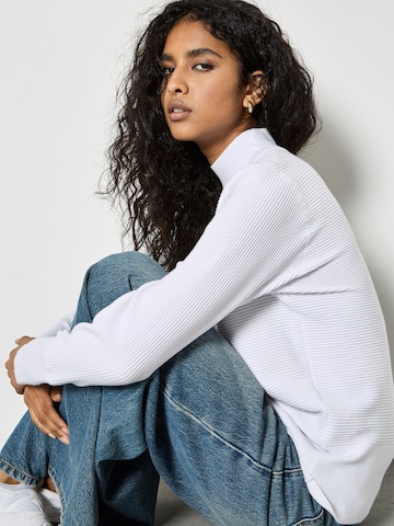 Apricot Sweater 'Jumper' in White