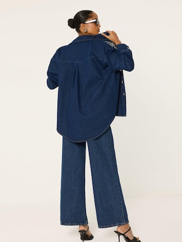 Camicia da donna 'Embroidered Denim Shirt' di Touché Privé in blu