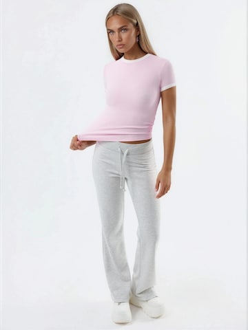 Busem T-Shirts in Pink