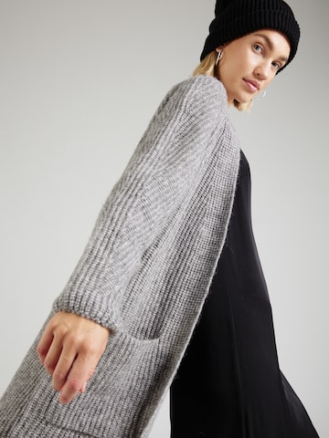 NÜMPH Strickjacke 'ZINDI' in Grau