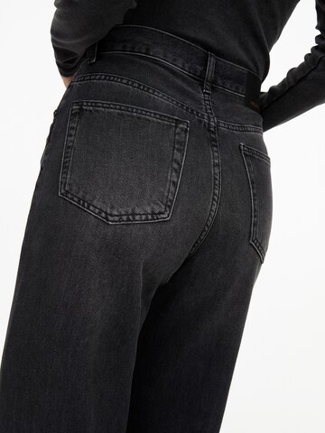 Pull&Bear Loosefit Džíny – černá