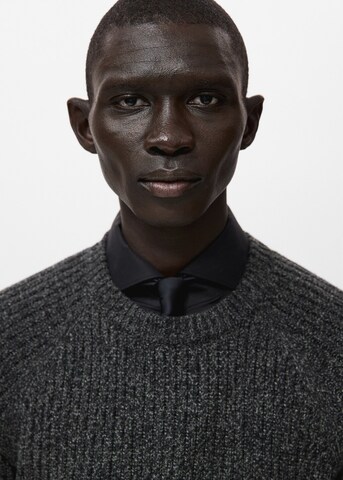 MANGO MAN Sweater in Grey