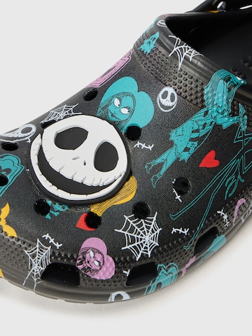 Clogs 'Nghtmare' di Crocs in colori misti