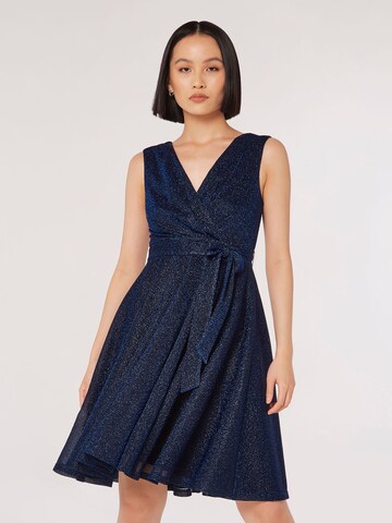 Robe Apricot en bleu : devant