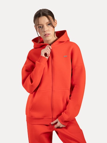 Smilodox Lyanna Basic Zipper Hoodie in Rot: Vorderseite