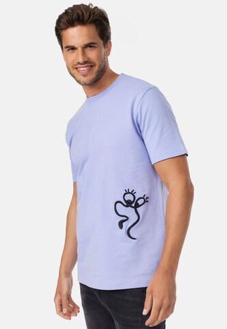 smiler. Shirt in Lila: Vorderseite