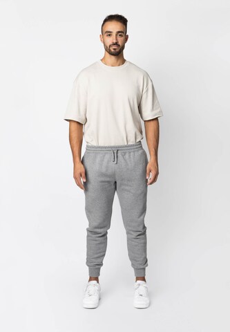SNOCKS Tapered Trousers in Grey