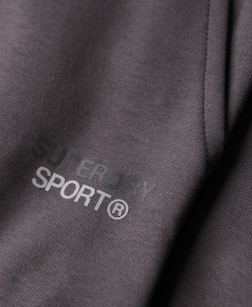 Superdry Regular Sporthose in Grau