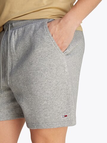 Loosefit Pantaloni di Tommy Jeans in grigio