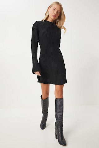 Happiness İstanbul Kootud kleit, värv must