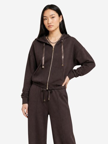 Giacca di felpa 'Onlmyra L/S Hoodie Ub Swt 15380272' di ONLY in marrone