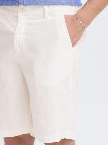 Regular Pantalon chino ' CFPandrup ' Casual Friday en blanc