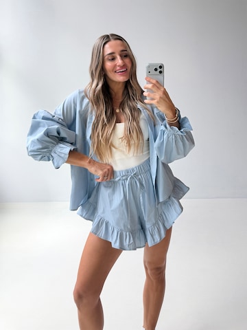 Tatiana Zidekova - Blusa en azul