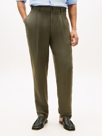 TOMMY HILFIGER Regular Trousers with creases in Green: front