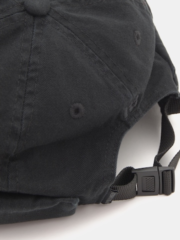Pull&Bear Czapka z daszkiem w kolorze czarny