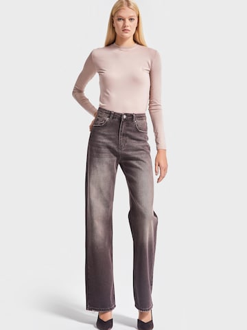 IT'S BASIC Regular Jeans 'EMMA Straight High Rise' in Brown