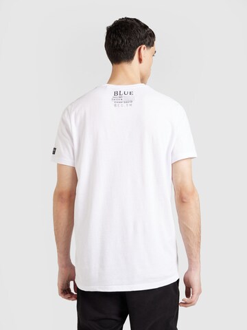 T-Shirt 'Cruise North' CAMP DAVID en blanc