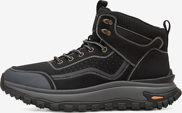 L'Arte Milano Boot in Black: front