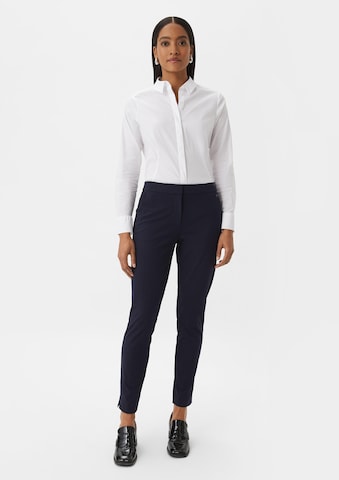 Coupe slim Pantalon chino COMMA en bleu : devant