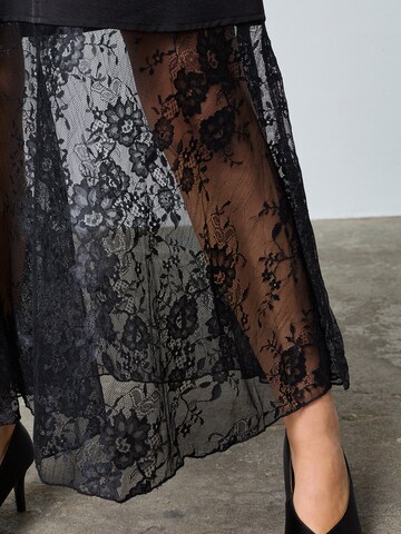 SISTERS POINT Kjole 'VIBSA' i sort