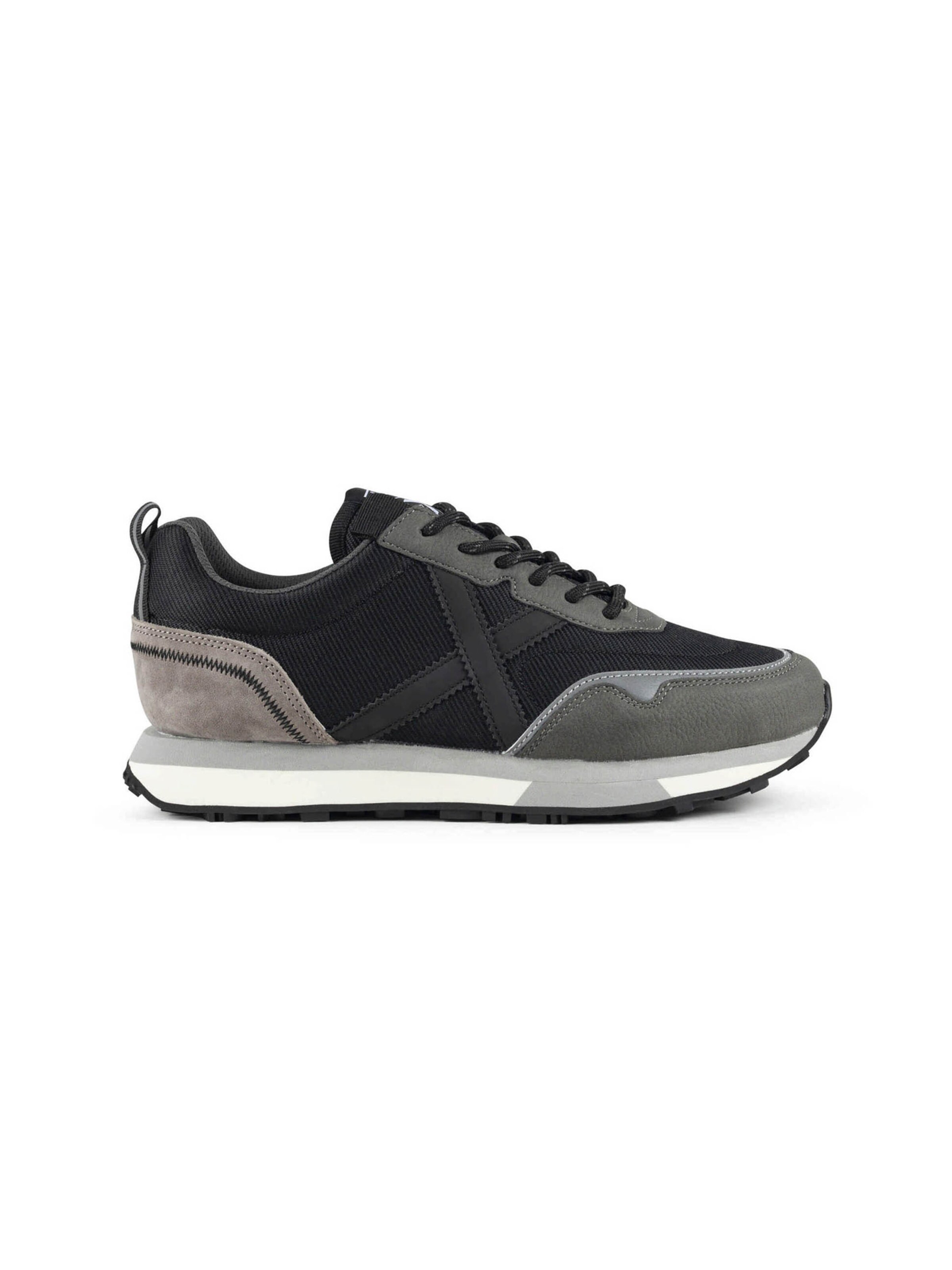Sneaker bassa 'NEXT' di MUNICH in nero: lato