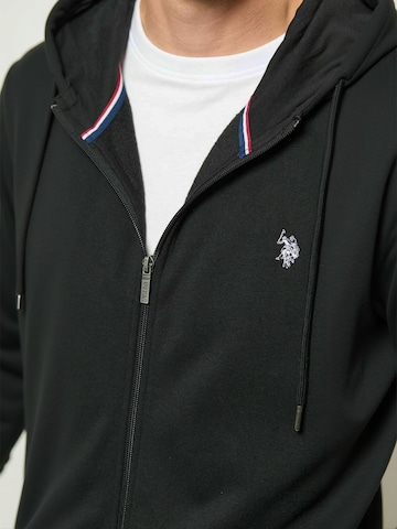 U.S. POLO ASSN. Collegetakki ' UMOtto ' värissä musta