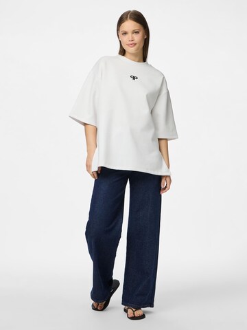 Maglietta 'PCMuna' di PIECES in bianco