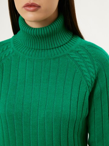 žalia Influencer Megztinis