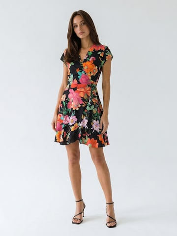 Introvertie VIENNA - Vestido de verano 'ALICE Silk Wrap Dress' en negro