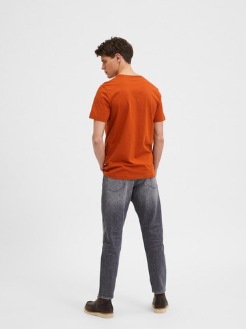 SELECTED HOMME T-Shirt 'Norman' in Orange