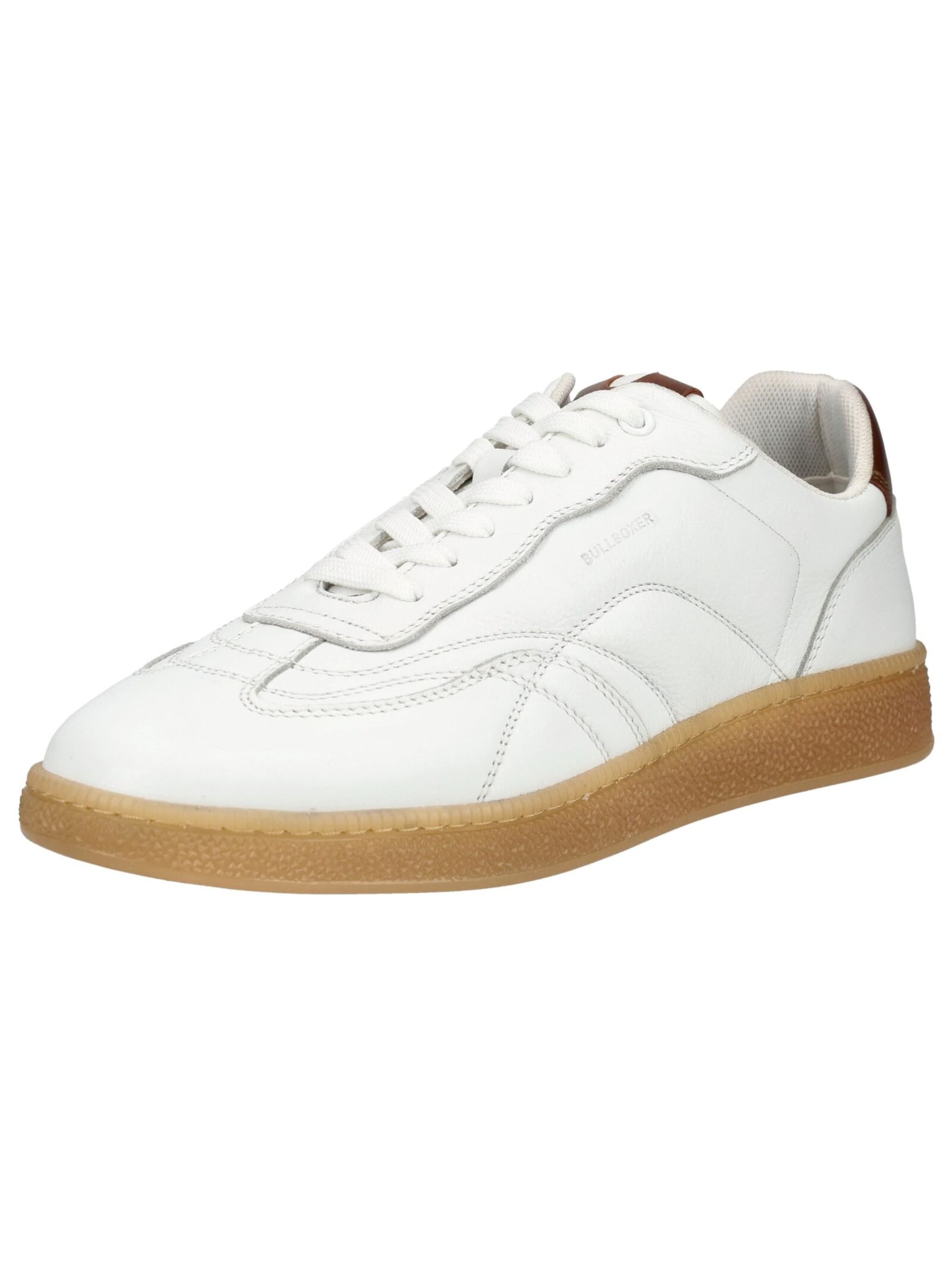 Baskets basses BULLBOXER en blanc : devant
