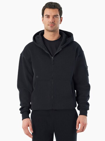 Organication Sweatshirt in Schwarz: Vorderseite