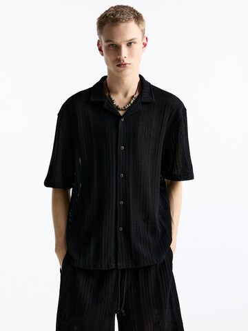 Pull&Bear Comfort Fit Hemd in Schwarz: Vorderseite
