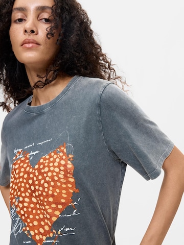 Tricou de la Desigual pe gri
