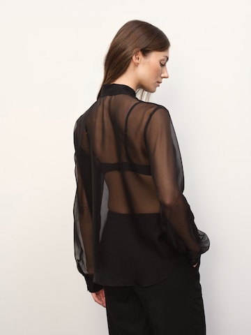 RÆRE by Lorena Rae Блуза 'Amelia' в черно