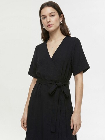 Everly Φόρεμα σε μαύρο: μπροστά