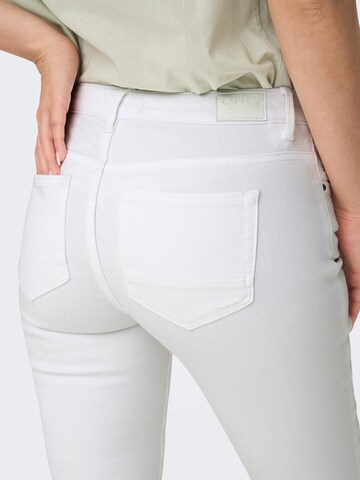 Skinny Jeans 'Kendell' di ONLY in bianco