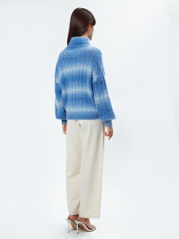 Influencer - Pullover em azul