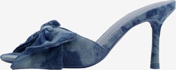 Bershka Pantolette in Blau