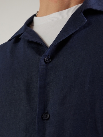 Fit confort Chemise TOPMAN en bleu
