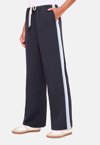 Pantaloni de la Friends Like These pe albastru: față