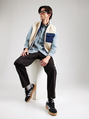 LEVI'S ® Vesta 'Joonie Sherpa Vest' – bílá