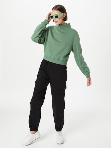 Urban Classics Sweatshirt in Green