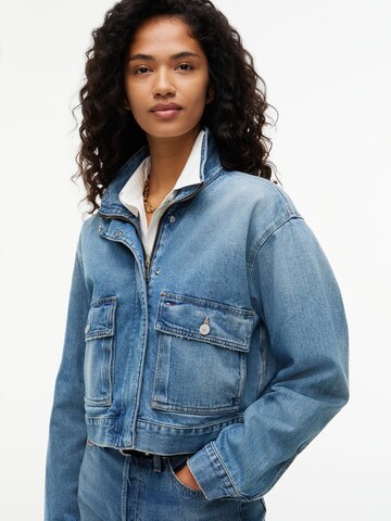 Geacă de primăvară-toamnă de la Tommy Jeans pe albastru