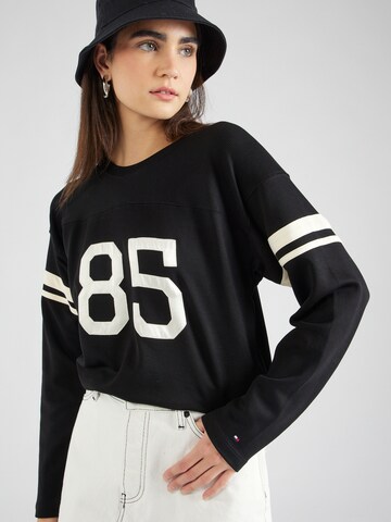 TOMMY HILFIGER Koszulka 'Varsity 85' w kolorze czarny