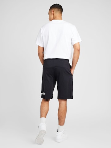 Regular Pantaloni de la Champion Authentic Athletic Apparel pe negru