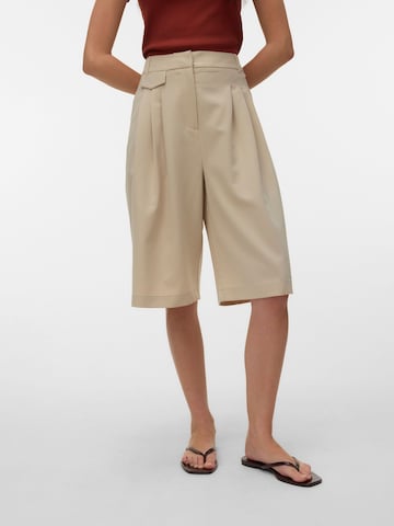 Loosefit Pantalon à pince VERO MODA en gris : devant